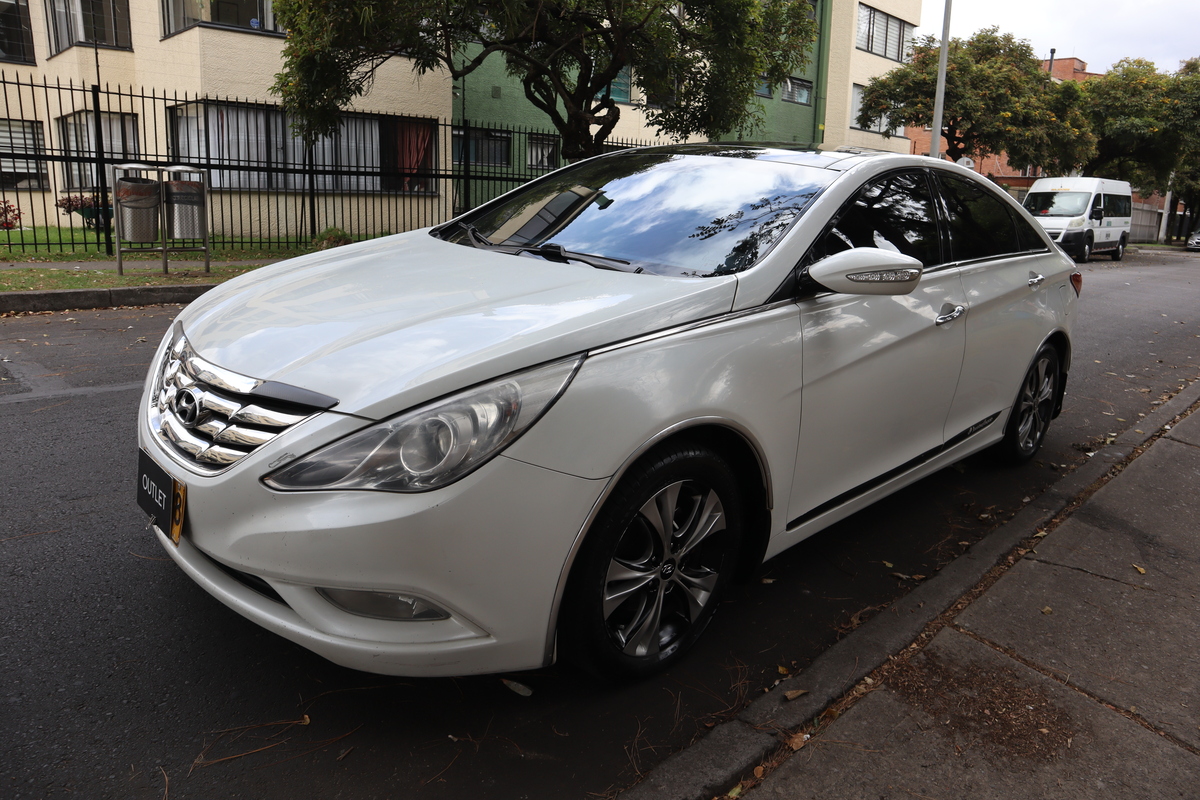 
								Hyundai Sonata I45 2.4 AT full									