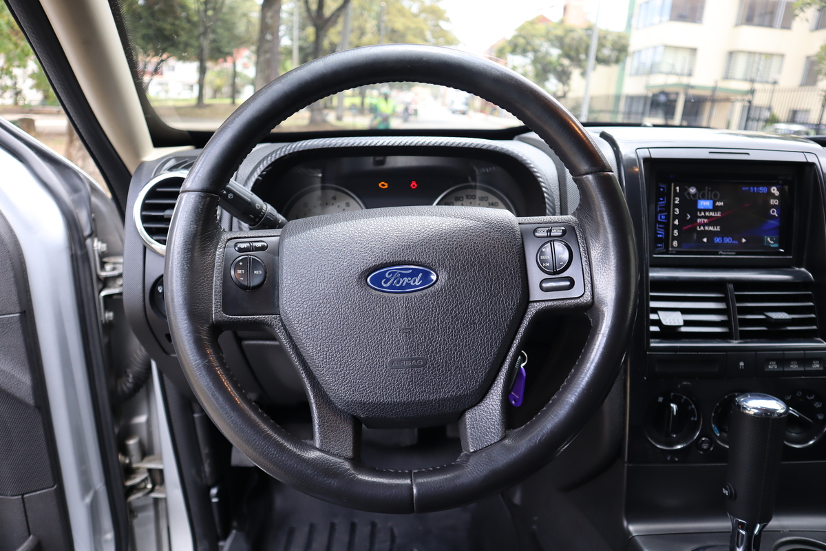 
								Ford Explorer Xlt 4.0 At 7psj 4×4 (blindaje Tipo 3) full									