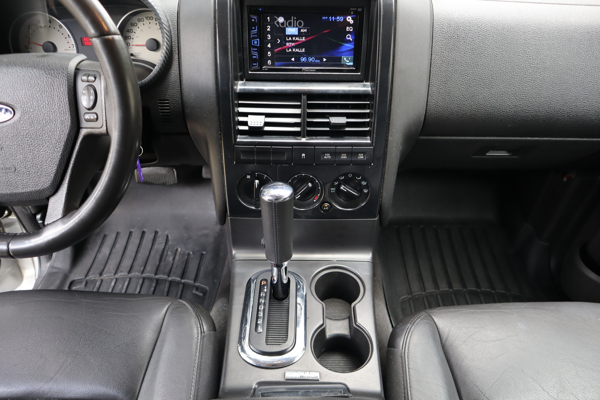
								Ford Explorer Xlt 4.0 At 7psj 4×4 (blindaje Tipo 3) full									
