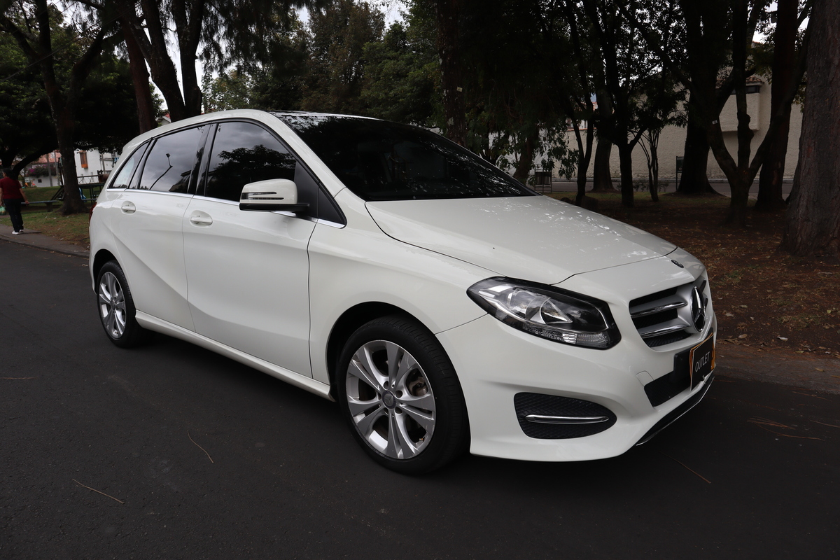 Mercedes-Benz B 180 BlueEfficiency 1.6 TP T 5P