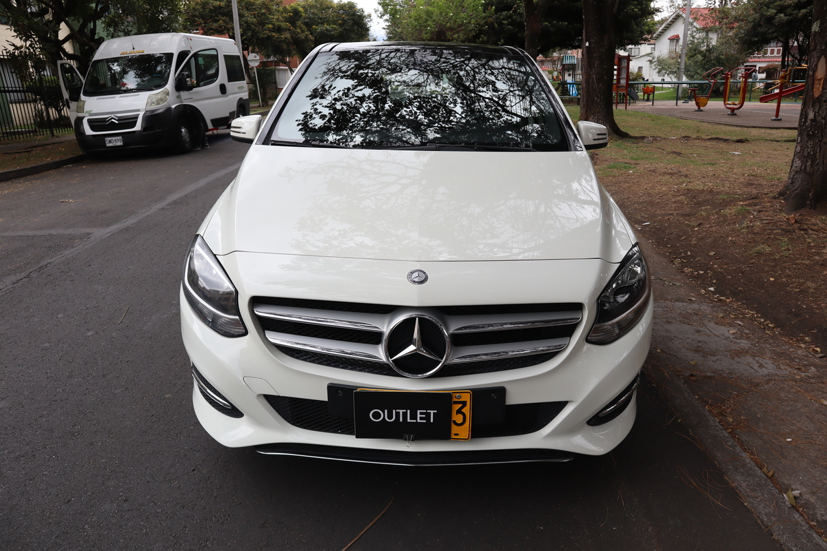 
								Mercedes-Benz B 180 BlueEfficiency 1.6 TP T 5P full									