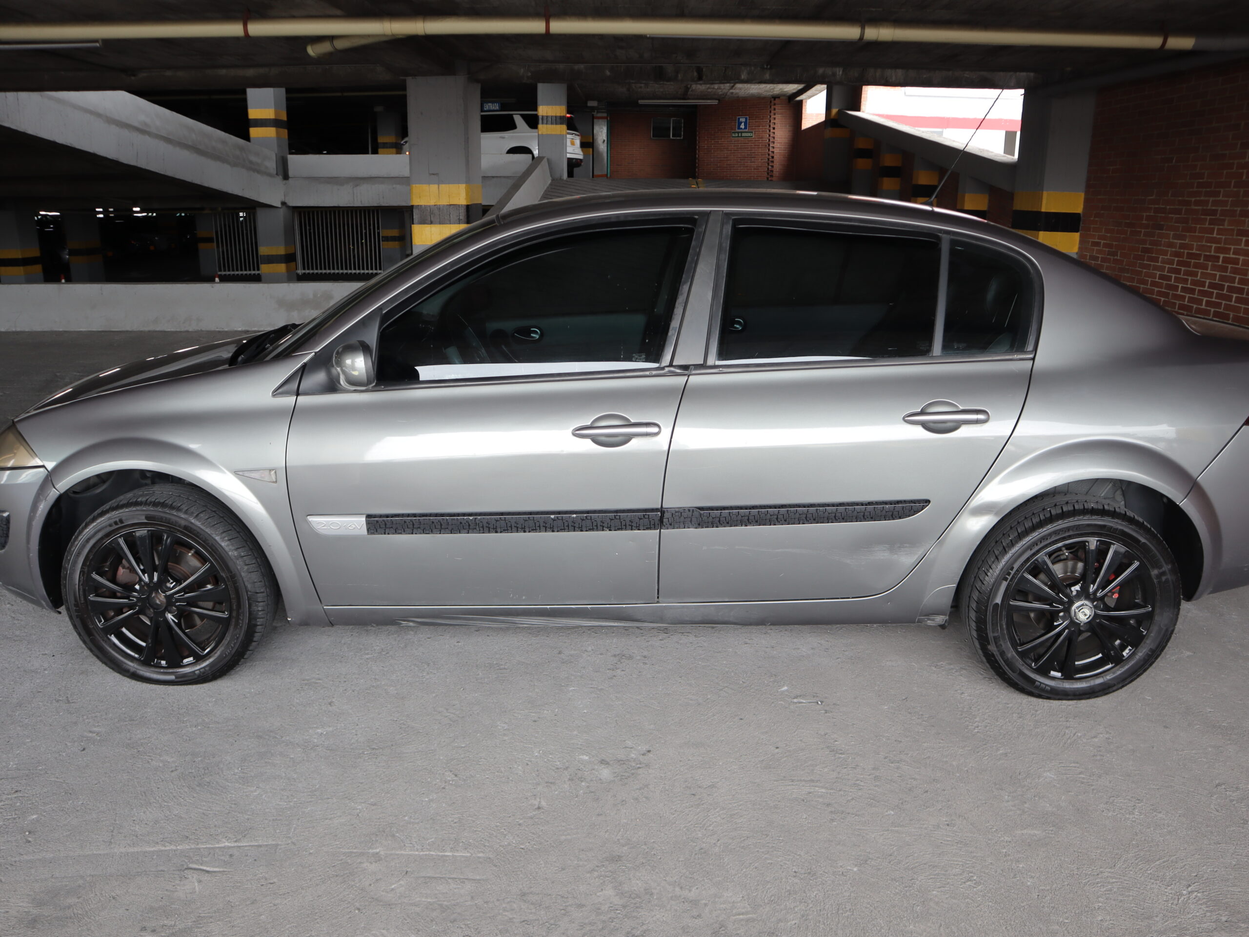
								Renault Megane Expression 2.0 At Abs full									